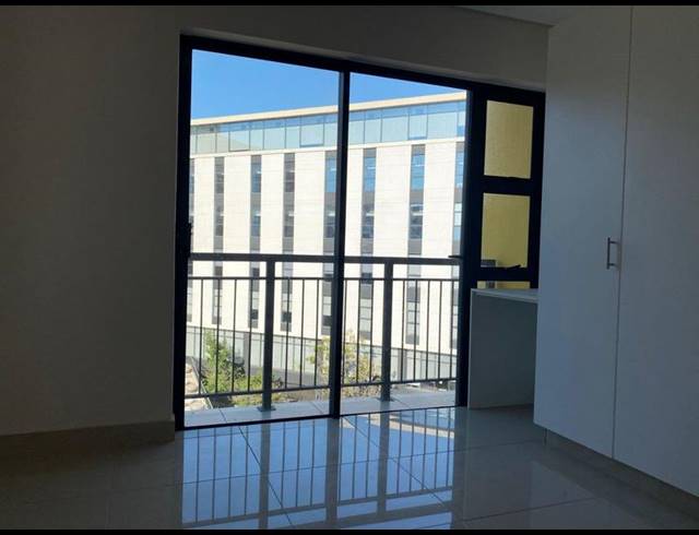 2 BEDROOM APARTMENT FOR SALE IN UMHLANGA RIDGE